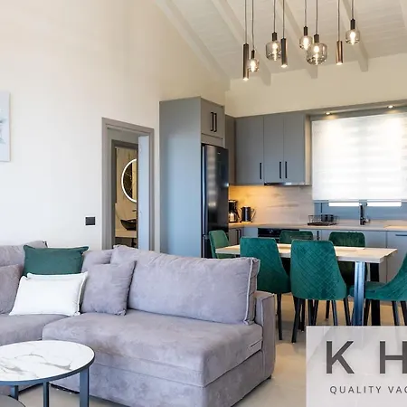 Vila Casa Del Sole With Infinity Pool In Mousata! Mousata