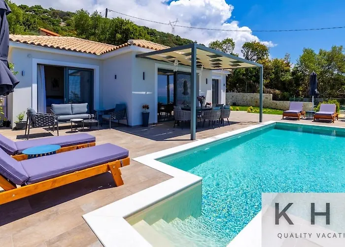 Casa Del Sole With Infinity Pool In Mousata!