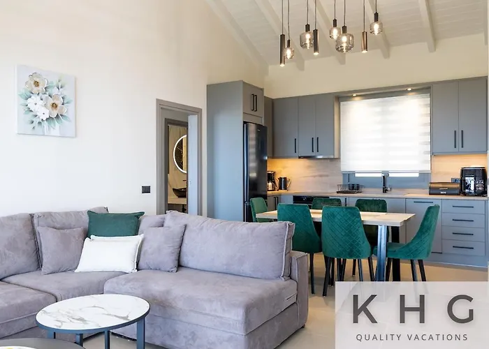 Vila Casa Del Sole With Infinity Pool In Mousata! Mousata